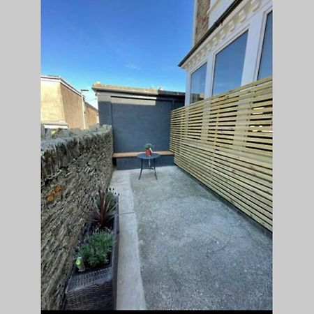 The Cube At No. 21. Modern & Stylish Getaway. Apartment Ilfracombe Exterior photo