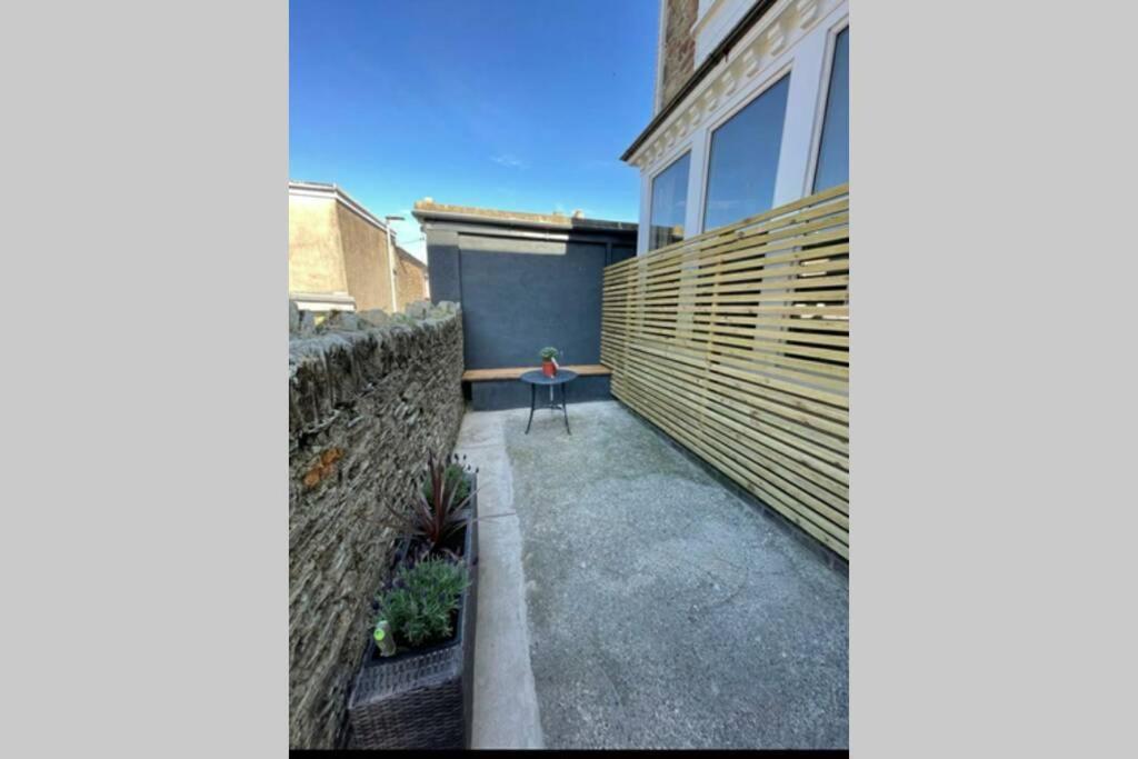 The Cube At No. 21. Modern & Stylish Getaway. Apartment Ilfracombe Exterior photo